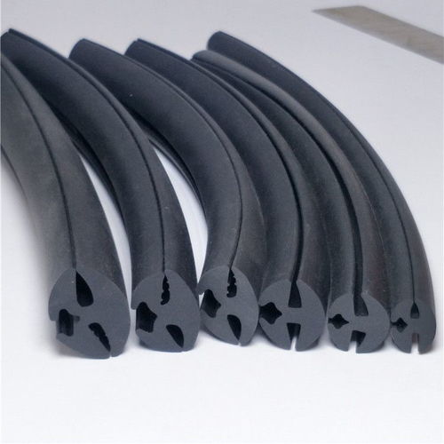 專(zhuān)業(yè)制造，品質(zhì)保障 探秘清河縣順冠橡膠制品廠(chǎng)的密封條與橡膠防塵套